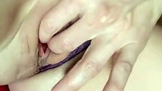 Mi hajt egy török érett nőt vad maszturbálásra a megkönnyebbülésért?