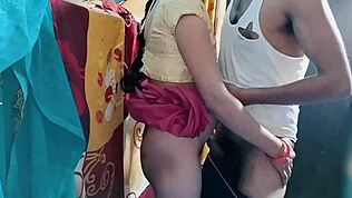 Kones Smertefulde Bagdørsknold Alene På Ranchen