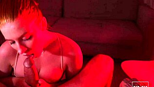 היא משוגעת על הזין שלי מלקקת כל טיפת זרע מפה רטובה