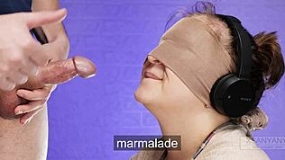 J'ai été piégée dans un jeu de goût, ma camarade a fini dans ma bouche !