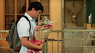 Hey, Enrique Gil ve Liza Soberano’nun Bu Klipteki Ateşli Öpüşmesine İnanamayacaksın!