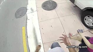 วัยรุ่นจน 18+ ย้ายจากโทรศัพท์สาธารณะมาดูดหีกลางแจ้ง