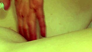 Ξανθιά milf γλείφει ερασιτεχνικό λεσβιακό μουνί σε καυτή 4K συνεδρία