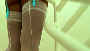 Jules Jordan presenta Lisa Ann che desidera il grosso cazzo nero di Mandingo