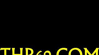 Enge europäische Teen-Schlampe verschlingt einen harten Schwanz in wilder harter Action