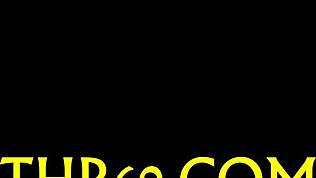 mature slet met kleine 18+ tieten geniet van ruwe diepe keel neuk en cumshot