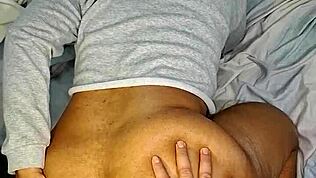 La latina de 18 años con culo enorme adicta al anal lo vende por dinero