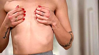 يا إلهي! تيفاني تاتوم تاخد نيك طيز وحشي من مدرب الملاكمة الأسود بجوارب وسنيكرز