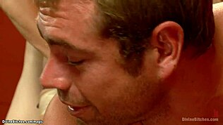 Гледах как чукат жена ми с големите цици