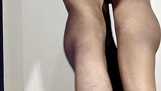 Esposa desi indiana quente da vila fodida forte pelo marido em doggystyle