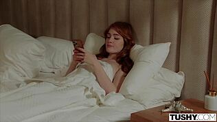 Tushy明星Jia渴望激烈双插，完美身材高潮颤抖