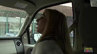 मैं इस बस्टि ब्लॉन्ड मिल्फ पर बीबीसी राइड करने से ऑब्सेस्ड हूं