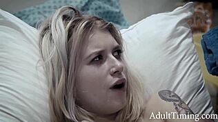 恶心医生利用19岁病人Arya Fae，剃毛近距离支配