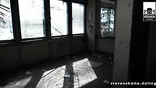 Putas safadas chupam paus duros no hotel