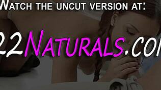 Katso tätä blondia imemässä jättikuriani kasvoille?