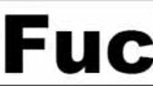 Děvka s velkýma kozaMA a prdelí si hraje s těsnou kluzkou píčou v sólo