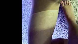 남편 젖은 팬티스타킹 신겨주며 발コク