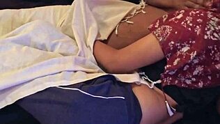 내 호른 말레이시아 와이프가 야한 침실 액션 갈구해