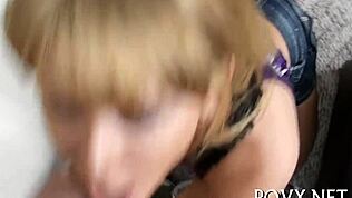 장난기 많은 여자가 큰 자지를 하드코어 섹스로 원한다 😏