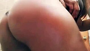 kolla den feta tjocka röven skaka i trosor till hood hop-beat!