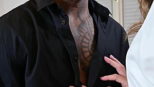 ฉากนุ่มๆ ฟรี - ตัวแทนอสังหา Lily Labeau ยั่วลูกค้า BBC จัดทรีซัม