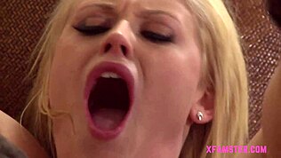 코디 카마이클은 보스 오른팔이지만 퇴근 후엔 섹스 인형으로 몬스터 자지 빨아