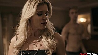 Hei India Summer, de ce înșeli cu fiul vitreg în garaj azi?