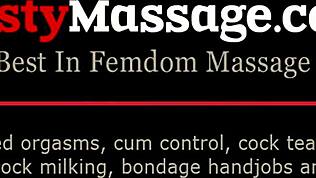 Kinky massös expertmässigt runkar kundens hårda kuk