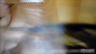 Cara, a massagem com os peitos dessa chinesa é perfeita!