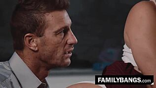 Hoe wordt lieve schat Katie Kush genaaid door prof Ryan McLane?