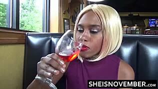 msnovember succhia cazzo a uomo sposato in bagno fast food, tette grandi fuori