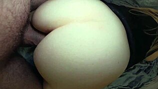 شريط سري يظهر طيز ميلف مدمرة في أنال POV جامح بلمسة هنتاي