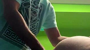 זיון אנאלי אינטנסיבי עם תחת שמן