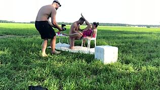 Za scénou sa román zmení na divokú cowgirl akciu s chudou ruskou tínedžerkou 18+