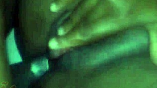 그녀의 욕심 많은 엉덩이에 사정해?