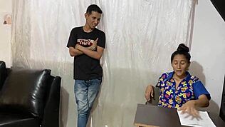 Pieprzę nauczycielkę za lepsze oceny żeby zdać