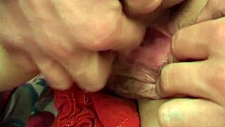 Hastanedeki seksi amatör oral yapıyor ve sert sikişmek istiyor