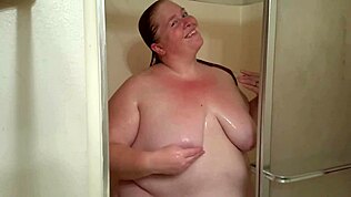 Sprcha s Kitanií K Wildfire - chceš se přidat k mokré zábavě?