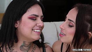 Me flipa este beso triple lésbico rarísimo con lenguas