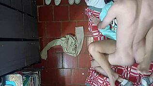 ดูลูกชายเลี้ยงเย็ดแม่เลี้ยงบนกล้อง