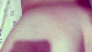 デカ尻バックでガン突き