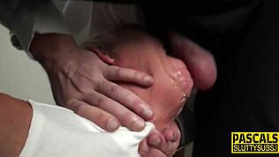 Milf submisivă futută în gură cu țâțe mari și squirt 😈