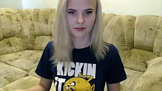 Miss Julia webcam chaten van, aranyos lett tini 18+ nem Fortnite-ot játszik