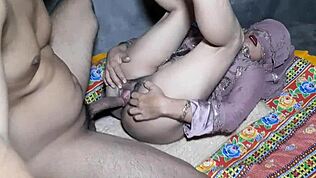 हॉट मिल्फ स्टेप आंटी को लुभाकर जोरदार देसी चुदाई में ठोका, हिंदी ड्रामा