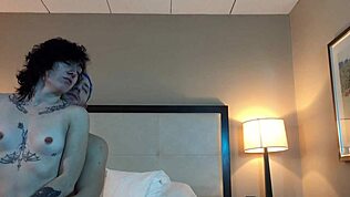 Tunnen oloni niin hyväksi nussimalla tätä seksikästä pientä 18+ naista intohimoisesti