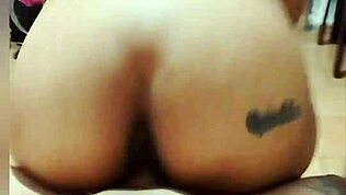 M-am așezat cu fundul pe pula soțului meu