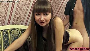 Парень жестко трахает в догги большую жопу девчонки после минета, кончает внутрь киски