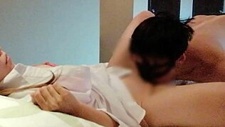 Hjemmelaget storbrystet skjønnhet i rødt undertøy nyter fingering så godt 😍