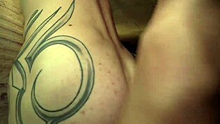 Gledaj ove twinke kako svršavaju u divljoj gej orgiji?