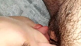 義姉の毛むくじゃらのマンコを純粋な飢えで貪り食う！